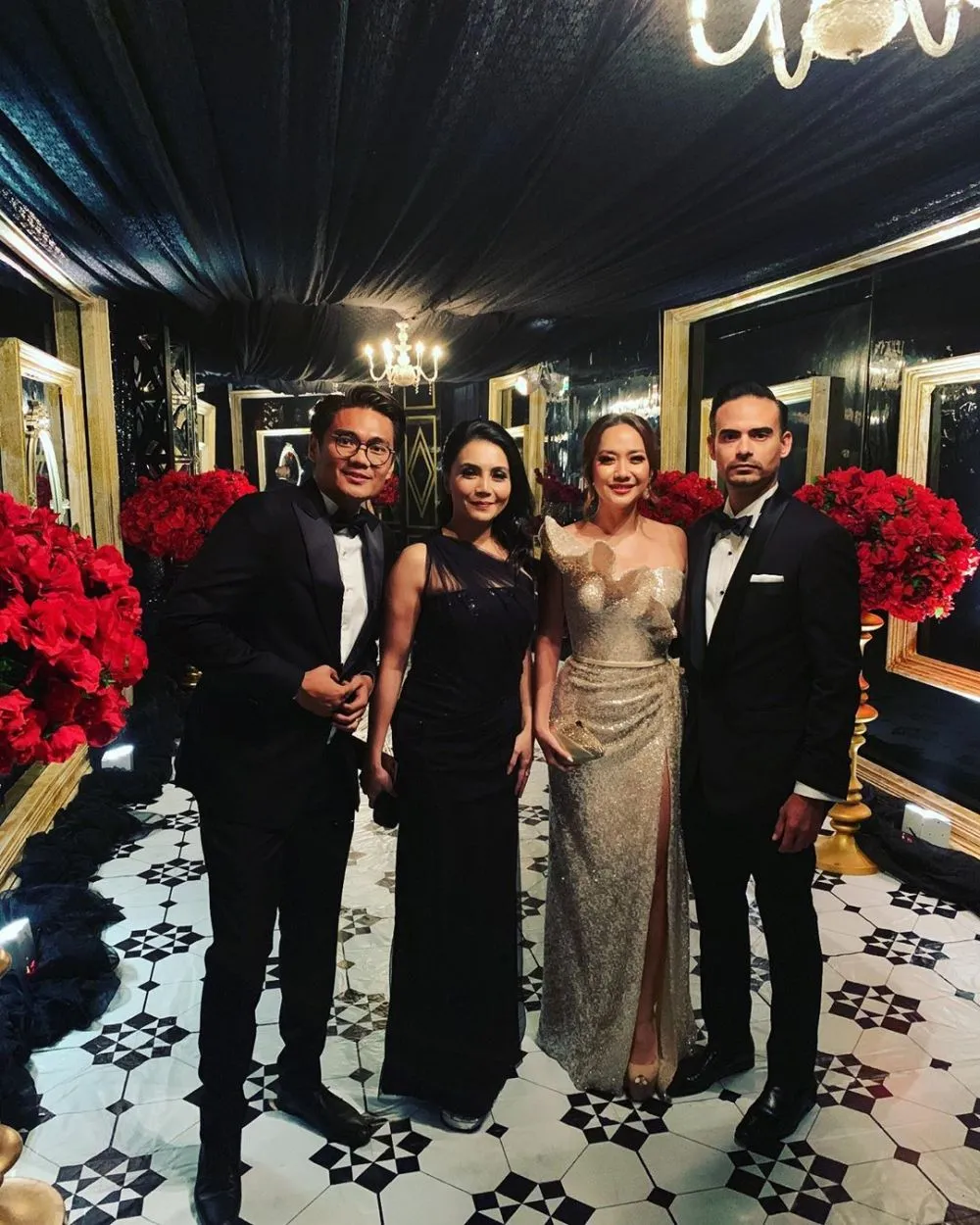 kedekatan bcl dan manajernya © 2020 brilio.net kedekatan bcl dan manajernya © 2020 brilio.net