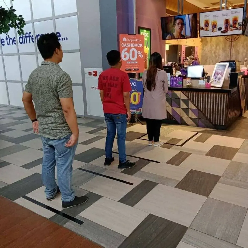 social distancing di indonesia © 2020 brilio.net social distancing di indonesia © 2020 brilio.net