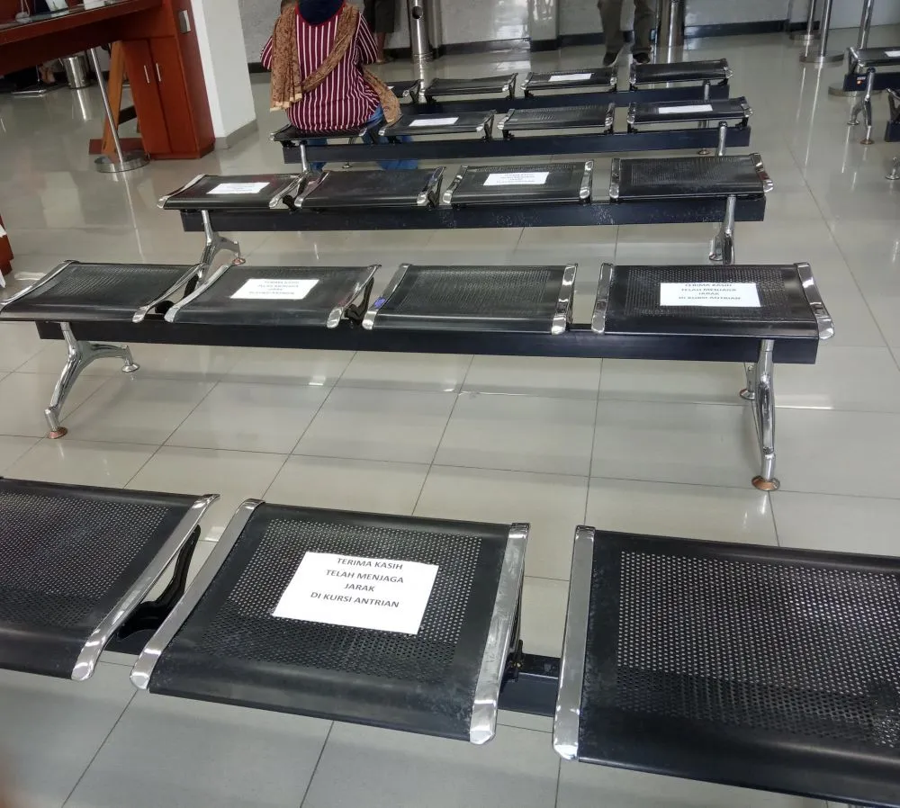 social distancing di indonesia © 2020 brilio.net social distancing di indonesia © 2020 brilio.net