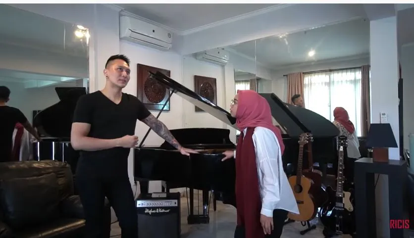 rumah demian serba hitam Instagram rumah demian serba hitam Instagram