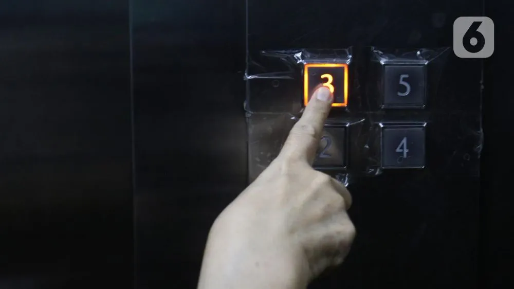 Corona di pakaian © 2020 brilio.net Corona di pakaian © 2020 brilio.net