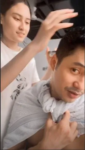 angbeen cukur rambut adl © 2020 brilio.net angbeen cukur rambut adl © 2020 brilio.net