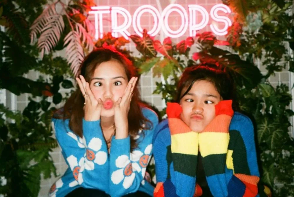 Beby Tsabina dan adik © 2020 brilio.net Beby Tsabina dan adik © 2020 brilio.net