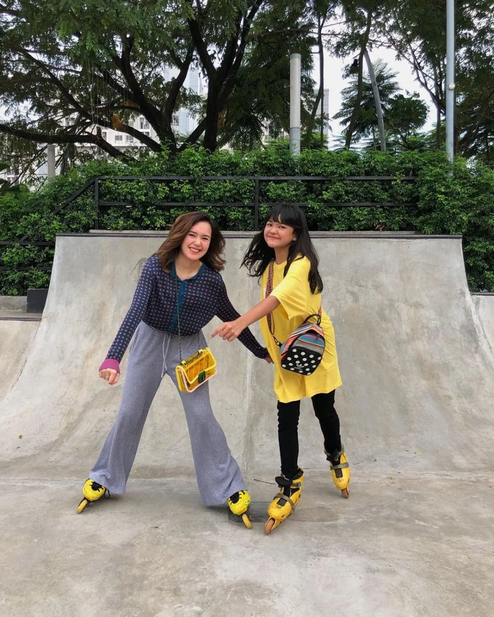 Beby Tsabina dan adik © 2020 brilio.net Beby Tsabina dan adik © 2020 brilio.net