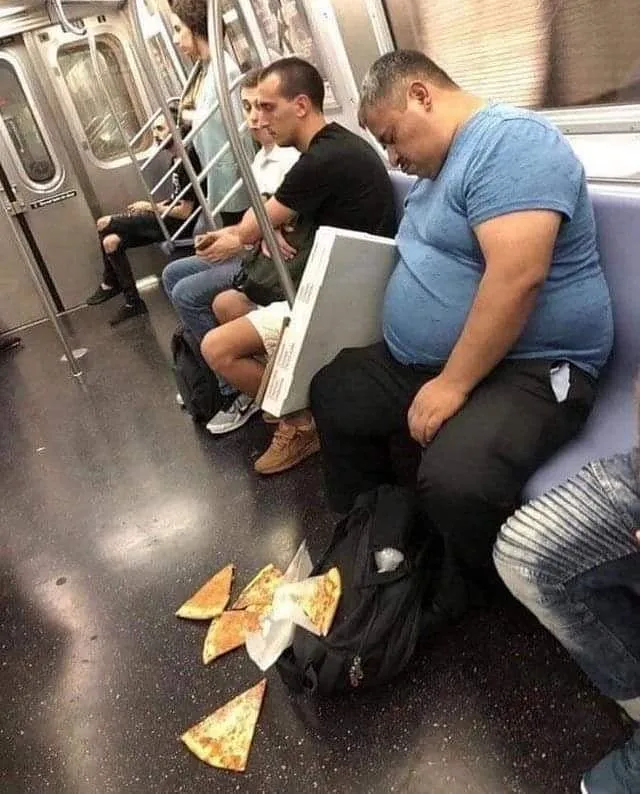 momen awkward di kendaraan umum © 2020 instagram.com momen awkward di kendaraan umum © 2020 instagram.com