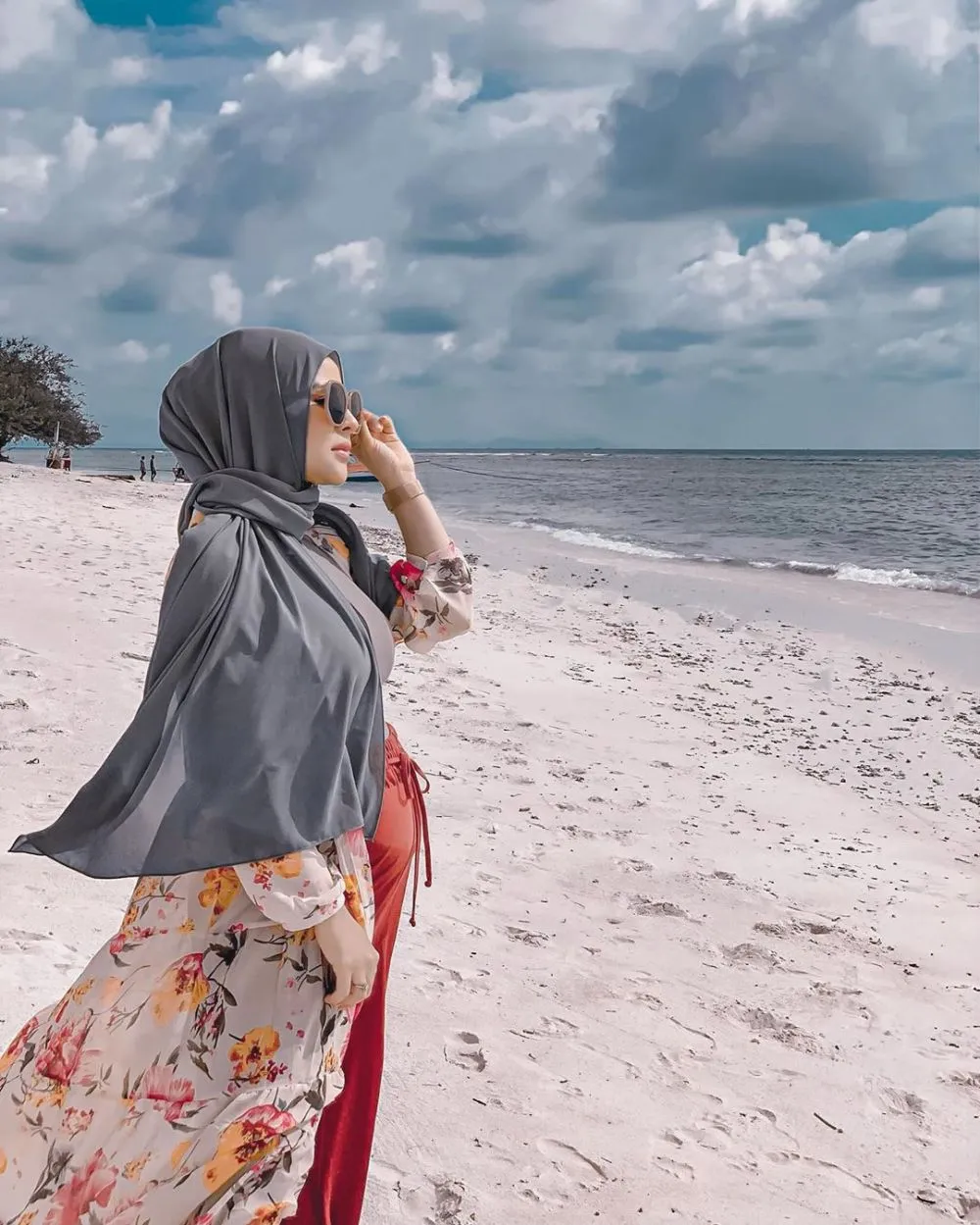 baby bump Thya Sethya instagram