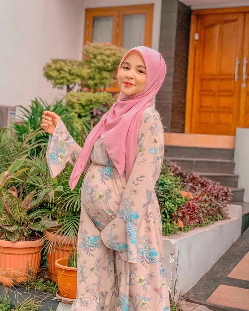 baby bump Thya Sethya instagram