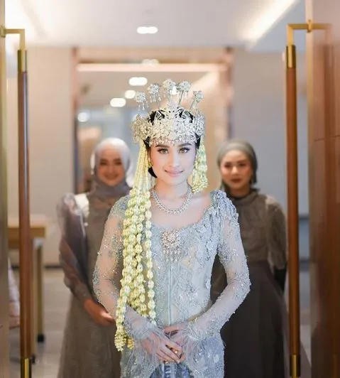 6 pesona Angbeen Rishi kenakan kebaya Instagram 6 pesona Angbeen Rishi kenakan kebaya Instagram