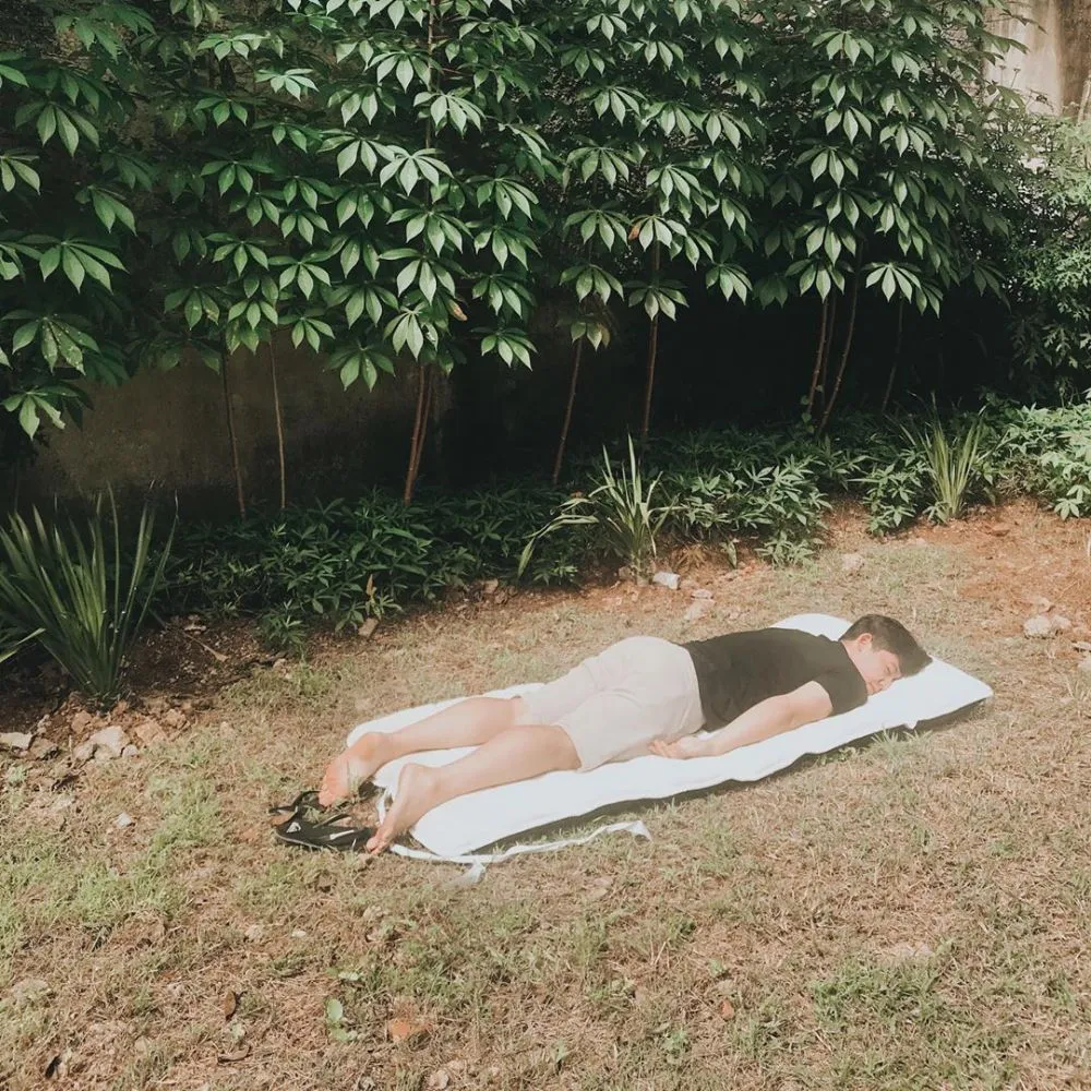 seleb pria berjemur © 2020 brilio.net seleb pria berjemur © 2020 brilio.net