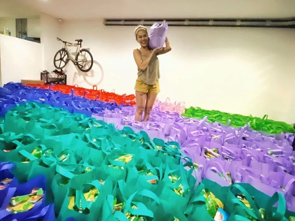 nikita mirzani berbagi rezeki © 2020 brilio.net