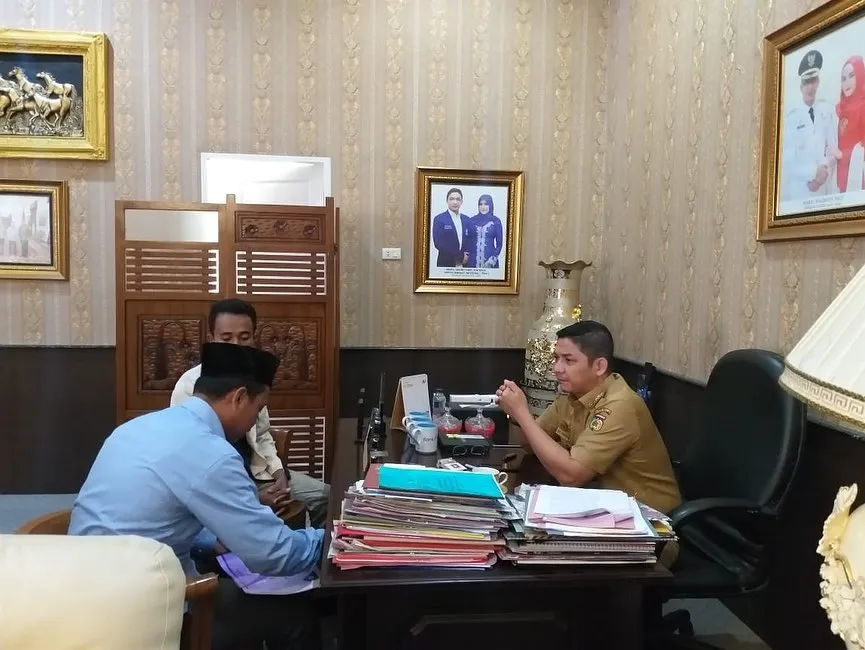 Ruang kerja Pasha Ungu Instagram Ruang kerja Pasha Ungu Instagram