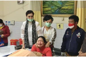 Momen Yan Vellia dampingi Didi Kempot saat tutup usia, penuh haru