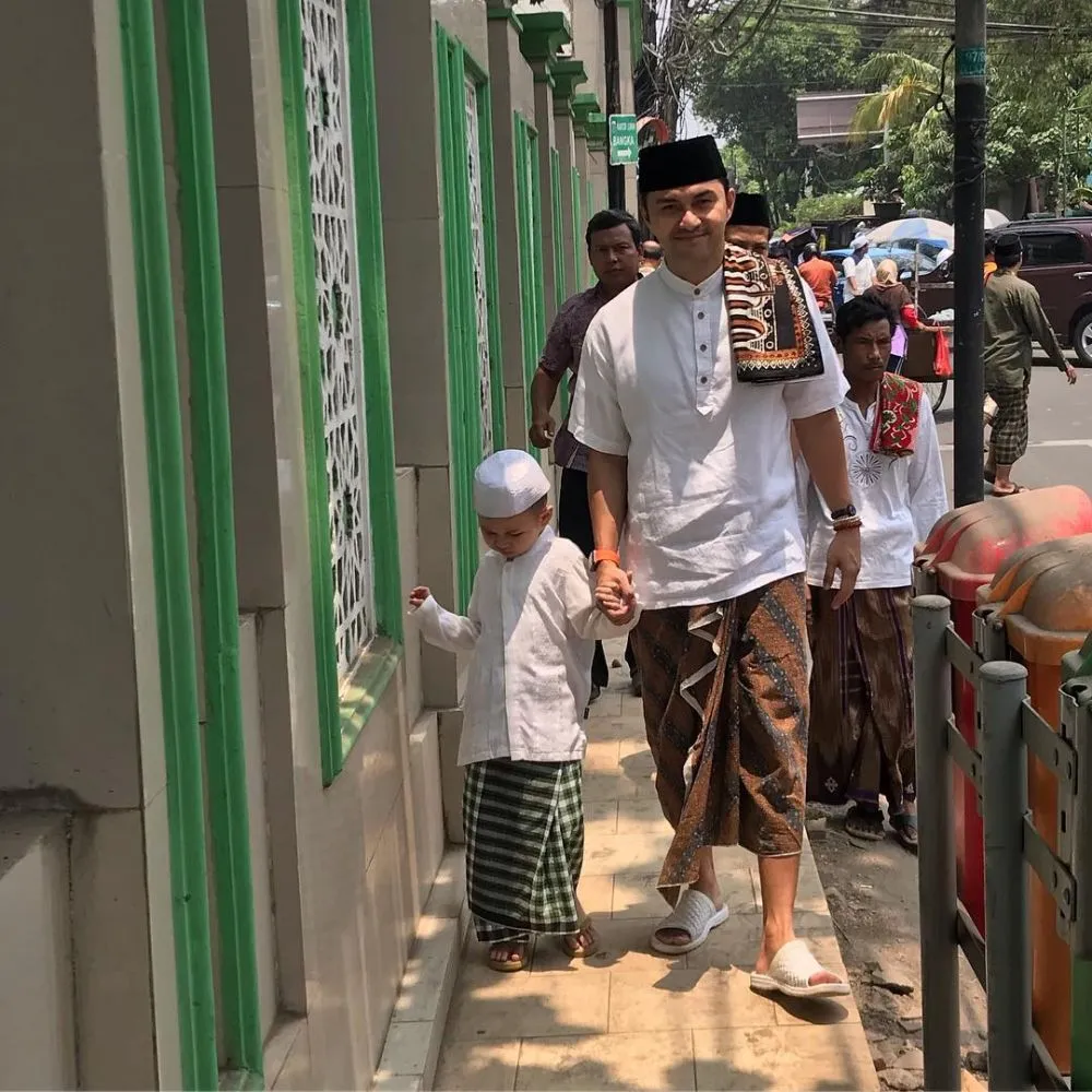 Anjasmara dan cucu instagram