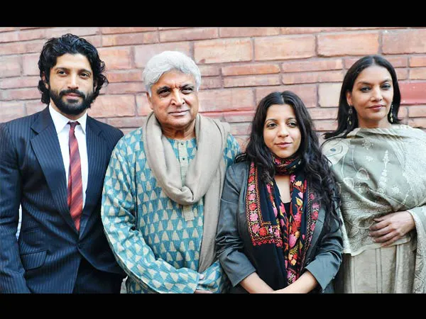 Momen aktris Bollywood bareng anak tiri © 2020 brilio.net Momen aktris Bollywood bareng anak tiri © 2020 brilio.net