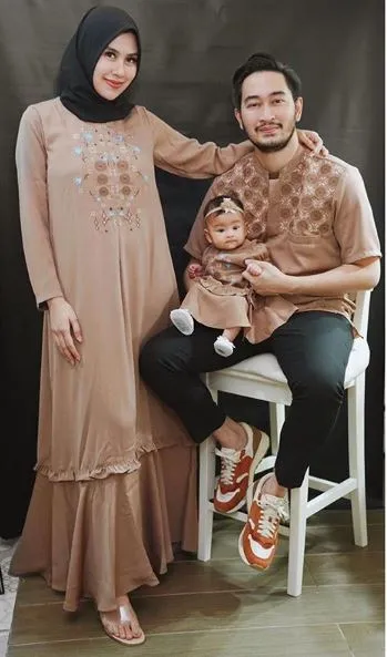 7 Pesona Syahnaz Sadiqah kenakan hijab Instagram