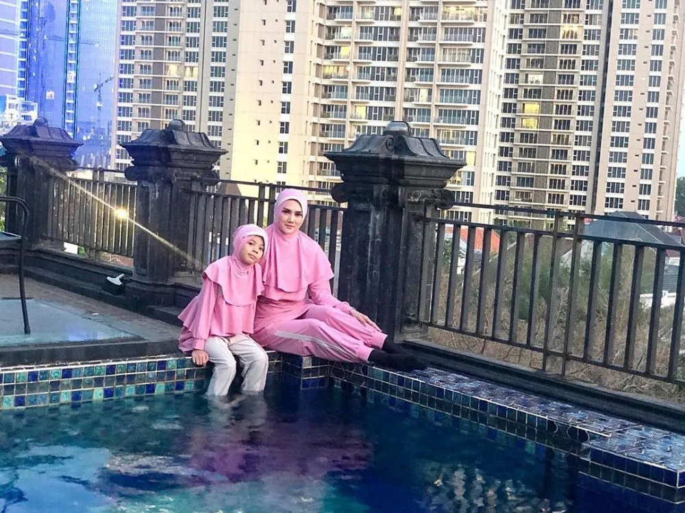 Potret Safeea Ahmad berkerudung Berbagai sumber