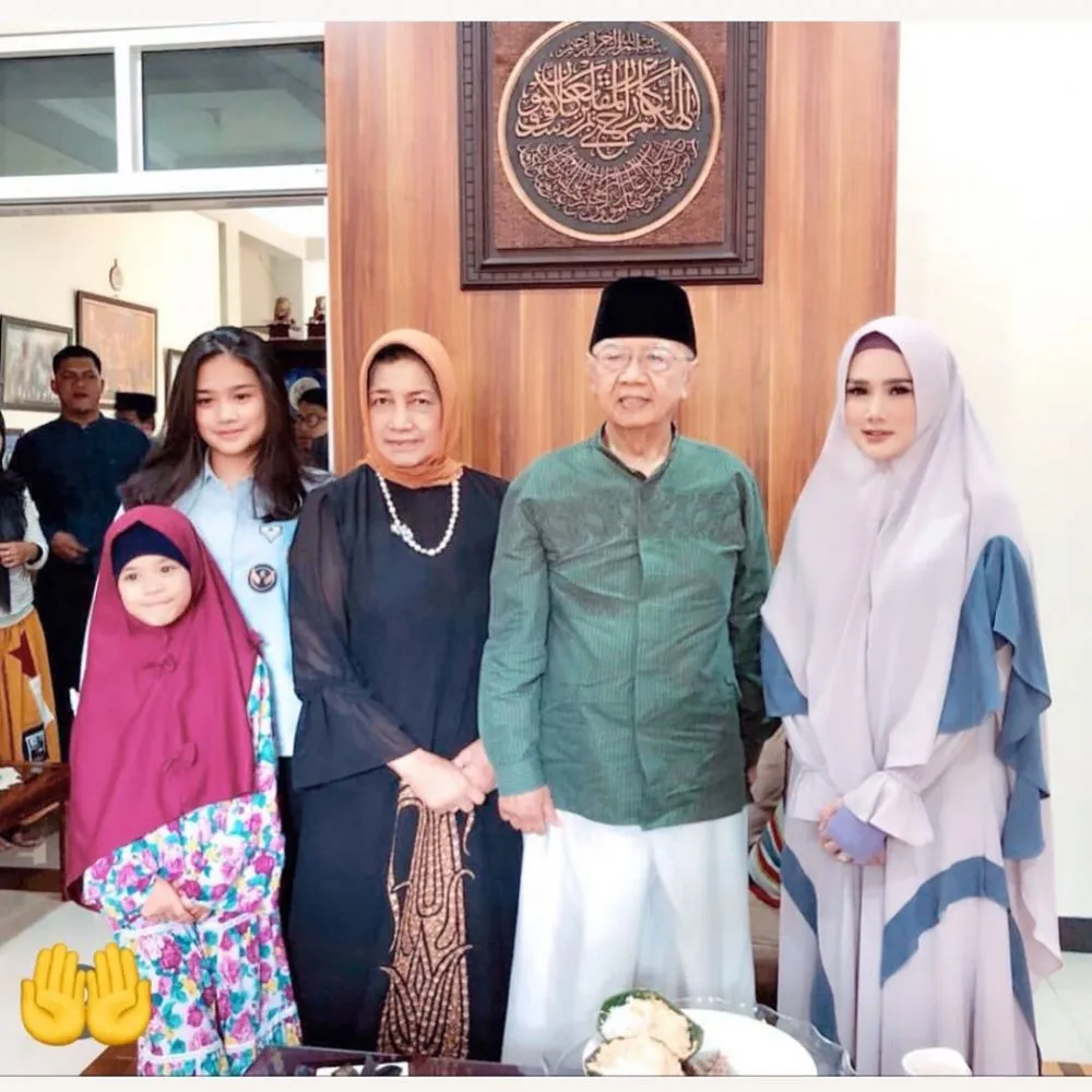 Potret Safeea Ahmad berkerudung Berbagai sumber