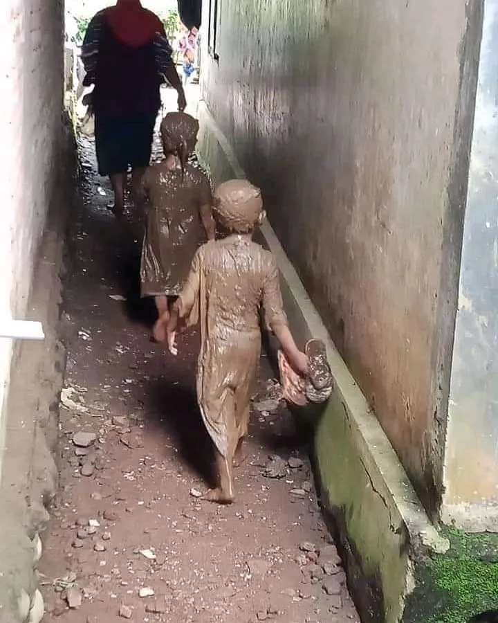 momen lucu kembaran baju © 2020 instagram.com