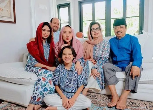 Lebaran BCL ditemani keluarga besar Instagram