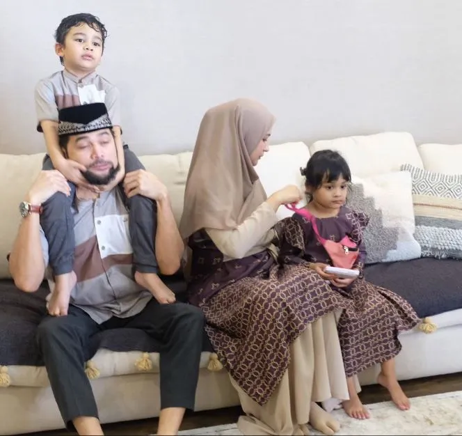 Momen lebaran keluarga Sungkar © 2020 Instagram/@shireensungkar Momen lebaran keluarga Sungkar © 2020 Instagram/@shireensungkar