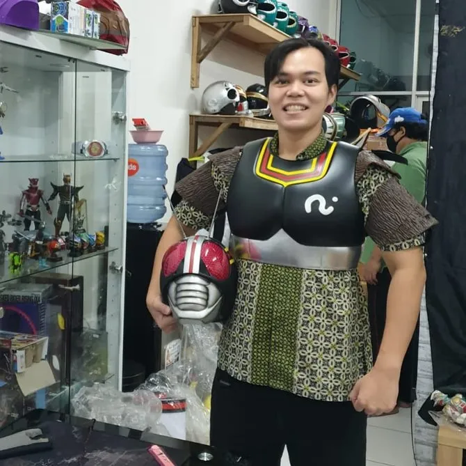 Potret dokter pakai kostum superhero Instagram/@erric_manibuy Potret dokter pakai kostum superhero Instagram/@erric_manibuy