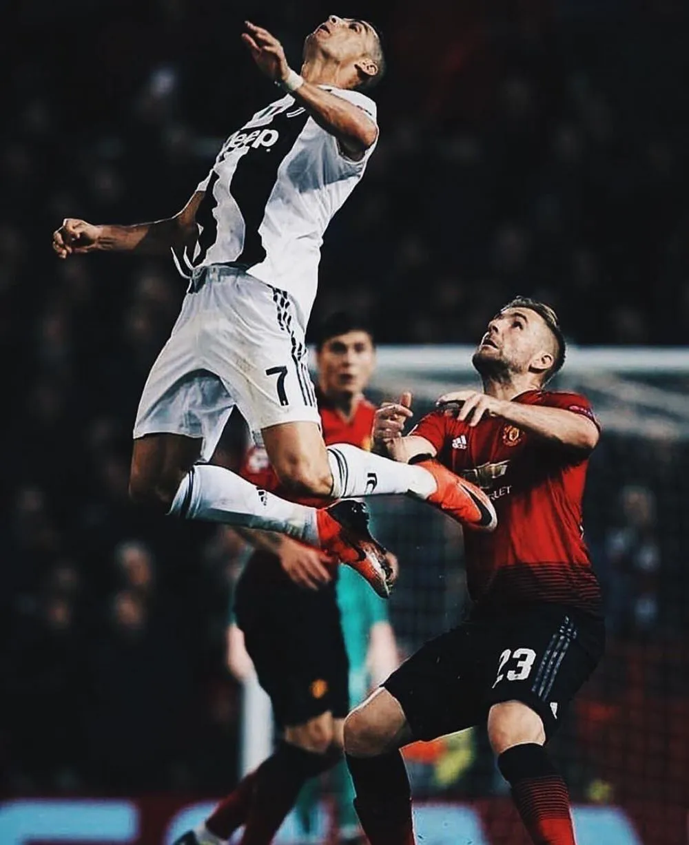 ronaldo terbang 2 berbagai sumber