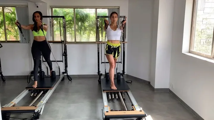 Sara Ali Khan olahraga © 2020 brilio.net Instagram @saraalikhan95 Sara Ali Khan olahraga © 2020 brilio.net Instagram @saraalikhan95