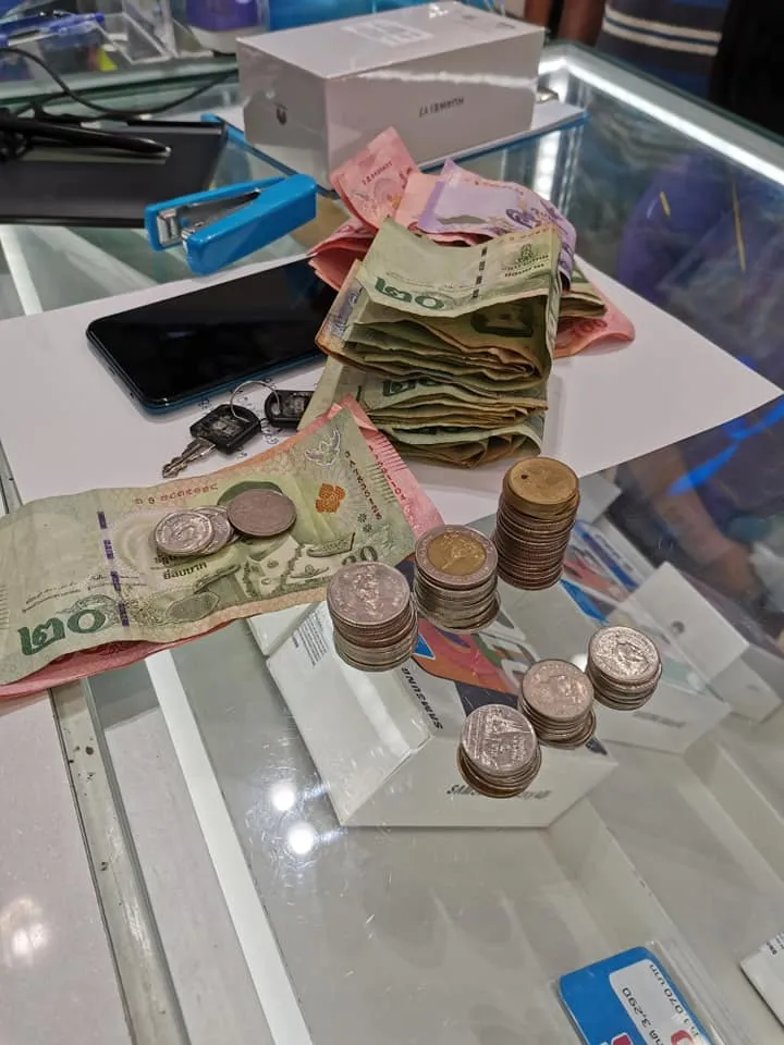 anak kecil pecahkan celengan demi beli hp untuk belajar online Facebook