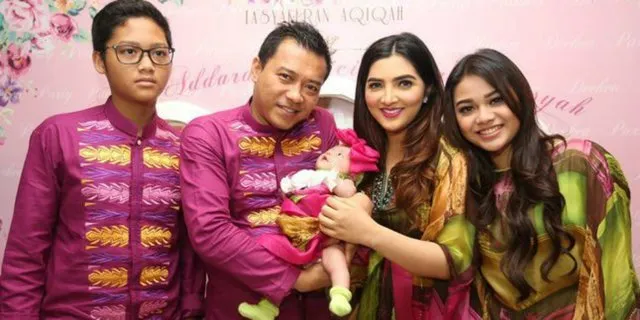 Potret lawas Ashanty bareng Aurel dan Azriel berbagai sumber