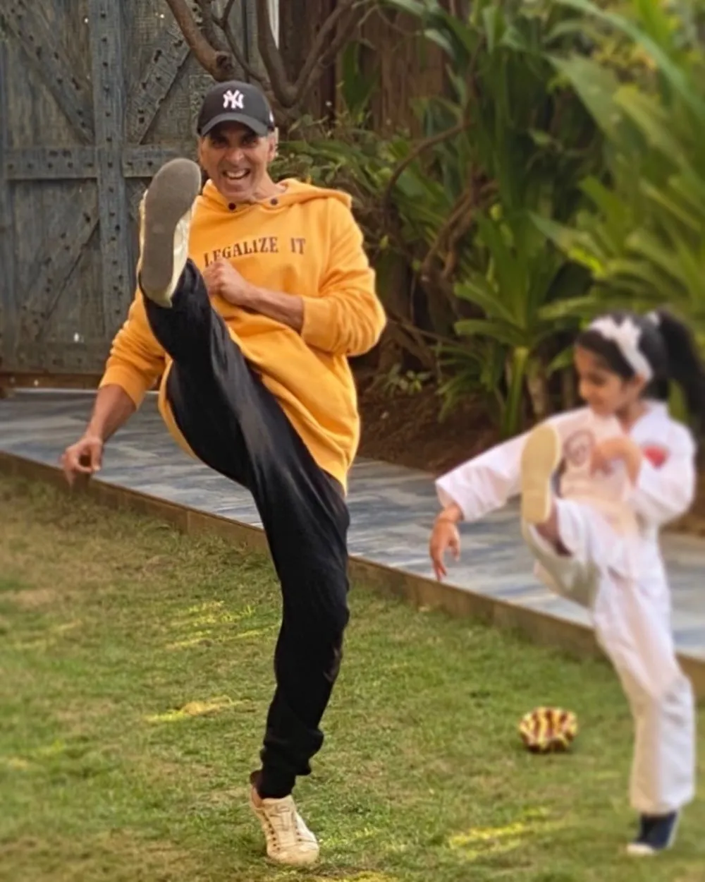 potret akshay kumar main bareng putrinya instagram potret akshay kumar main bareng putrinya instagram
