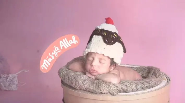 Pemotretan new born anak ketiga Tania Nadira YouTube
