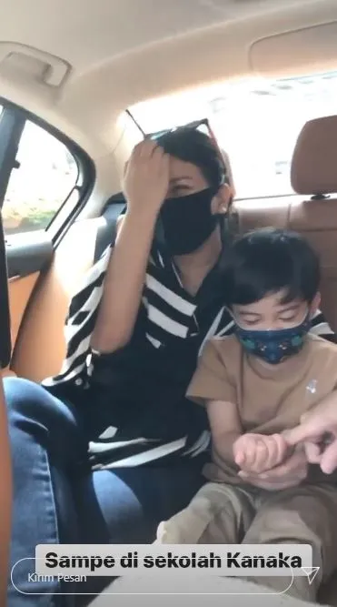 anak tya ariestya bagi rapot © 2020 brilio.net anak tya ariestya bagi rapot © 2020 brilio.net