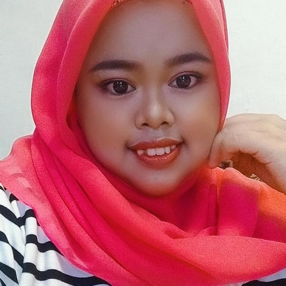 Kekeyi makeup tebal  Instagram