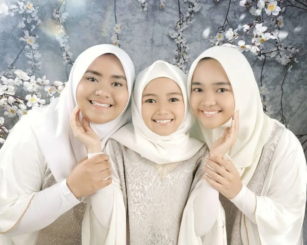 Iyeth Bustami dan tiga putri instagram Iyeth Bustami dan tiga putri instagram