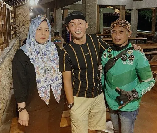 Herman pengantar hantu Cindy © 2020 brilio.net Herman pengantar hantu Cindy © 2020 brilio.net