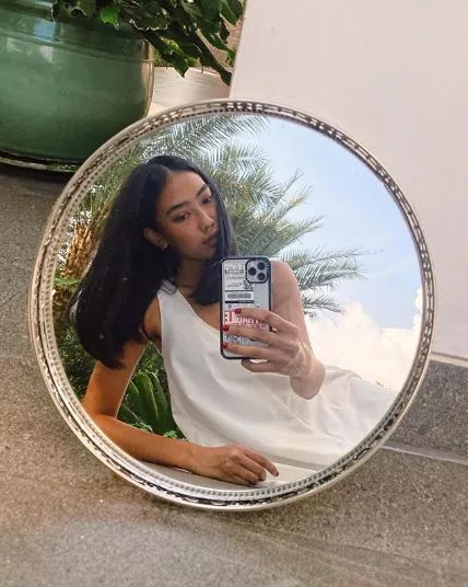 Artis lakukan outside mirror selfie © 2020 brilio.net