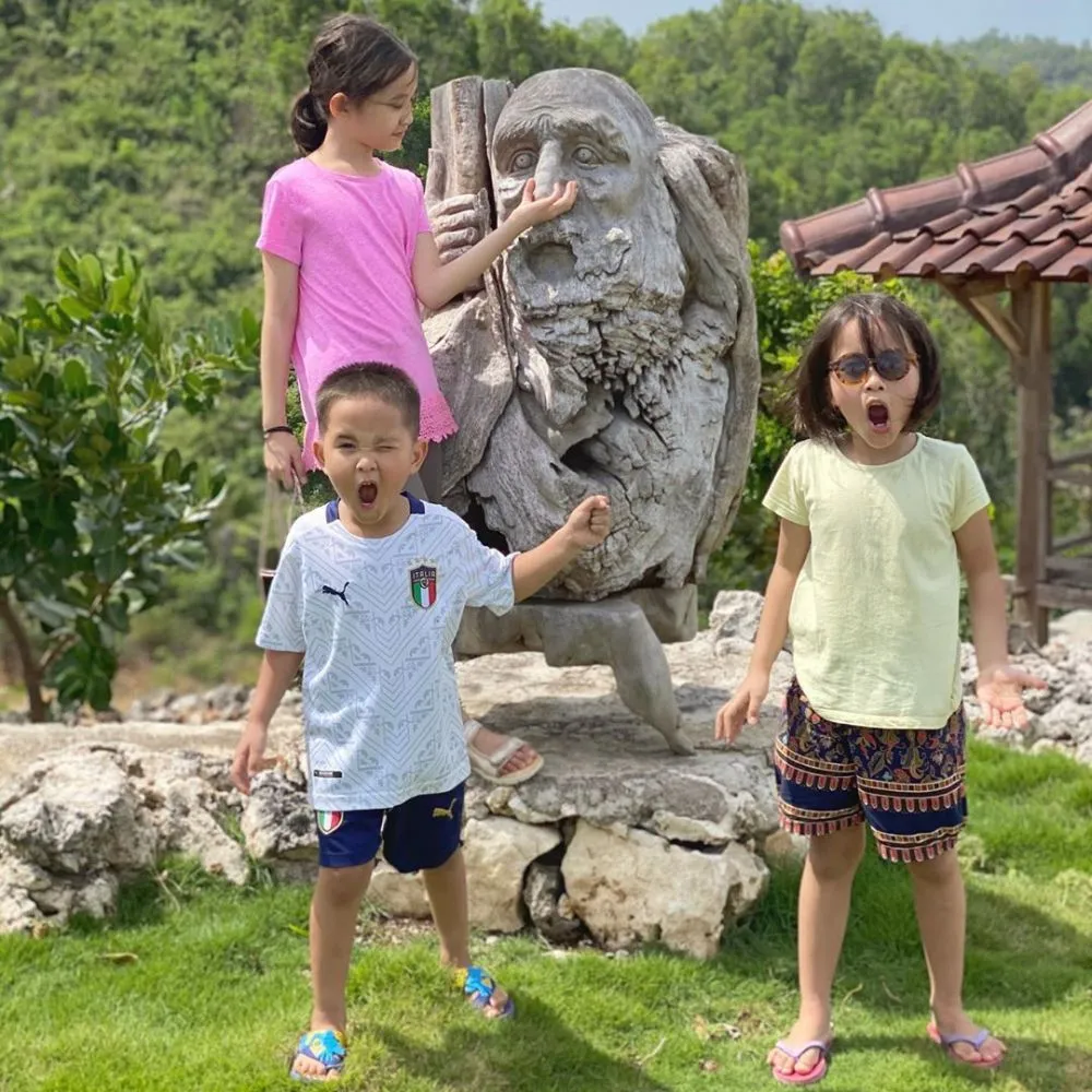 Zaskia Adya Mecca pergi ke pantai Instagram