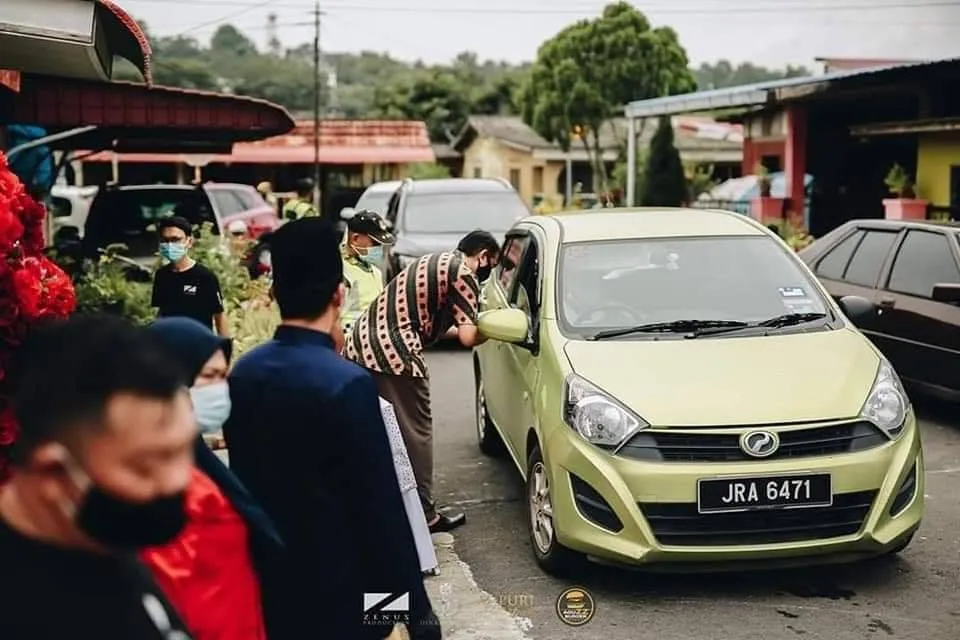 9 momen pernikahan drive thru © 2020 brilio.net