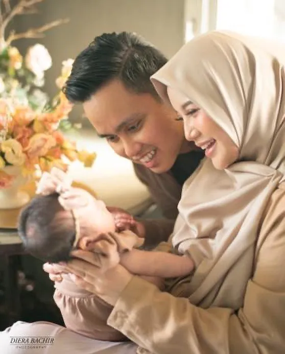 pemotretan keluarga Chacha Frederica Instagram pemotretan keluarga Chacha Frederica Instagram