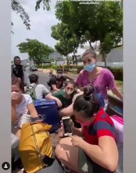 Potret seleb naik pick up Instagram Potret seleb naik pick up Instagram