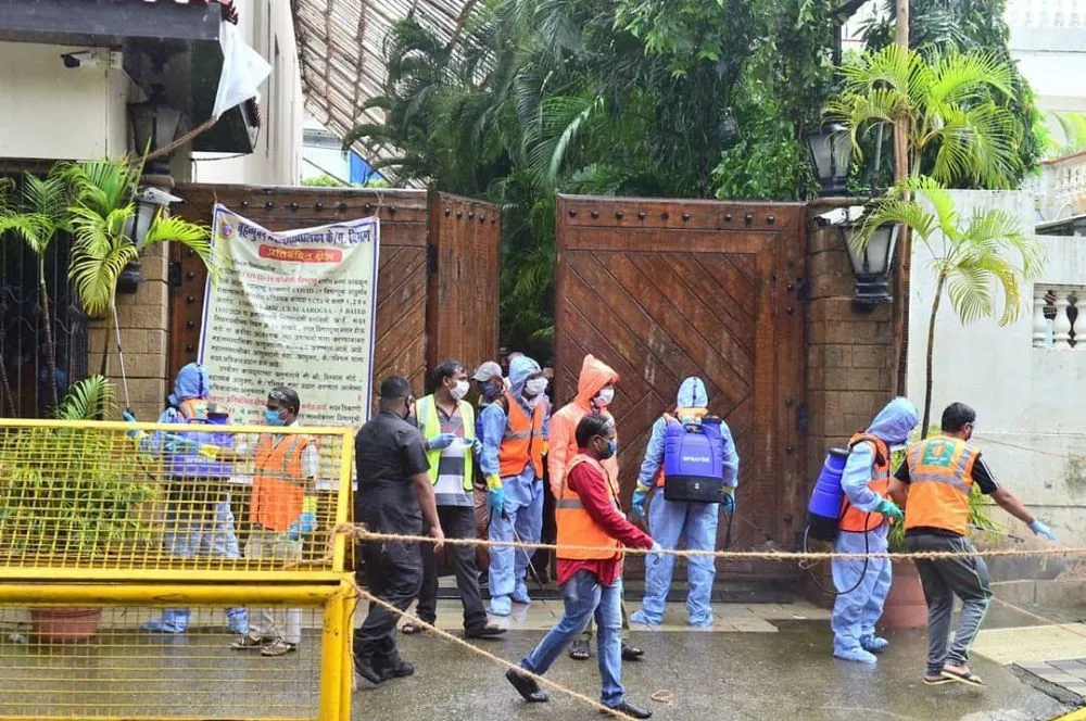 Potret terkini rumah Amitabh Bachchan © 2020 brilio.net Potret terkini rumah Amitabh Bachchan © 2020 brilio.net