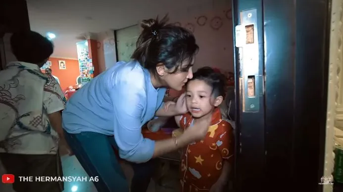 momen Arsya bertemu Millendaru © 2020 youtube.com momen Arsya bertemu Millendaru © 2020 youtube.com