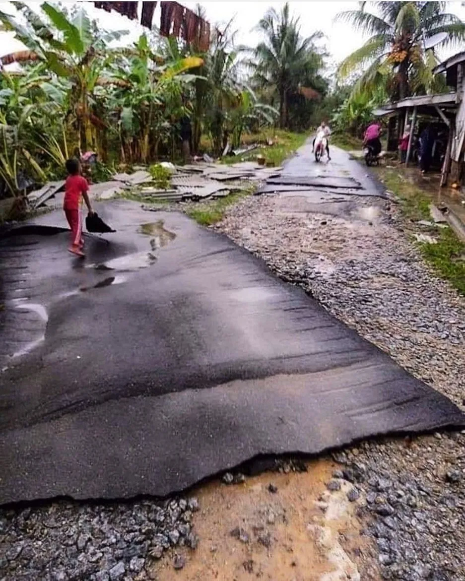 jalan rusak bikin melongo Instagram