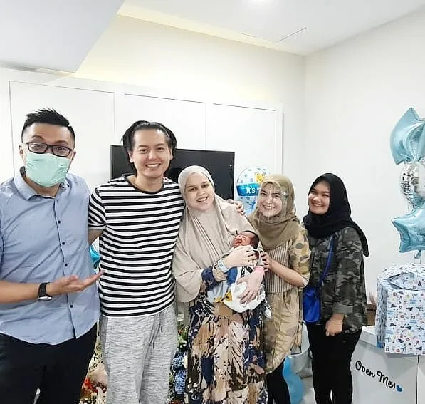 Cut Roger anak instagram 