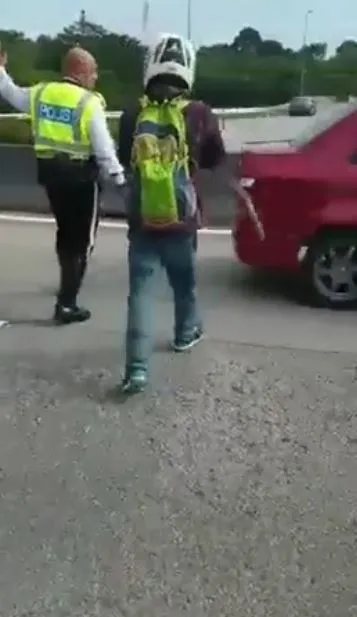 polisi selamatkan monyet Facebook