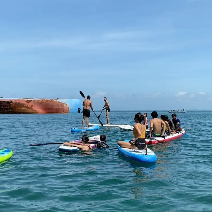 Nirina Zubir menikmati alam berbagai sumber