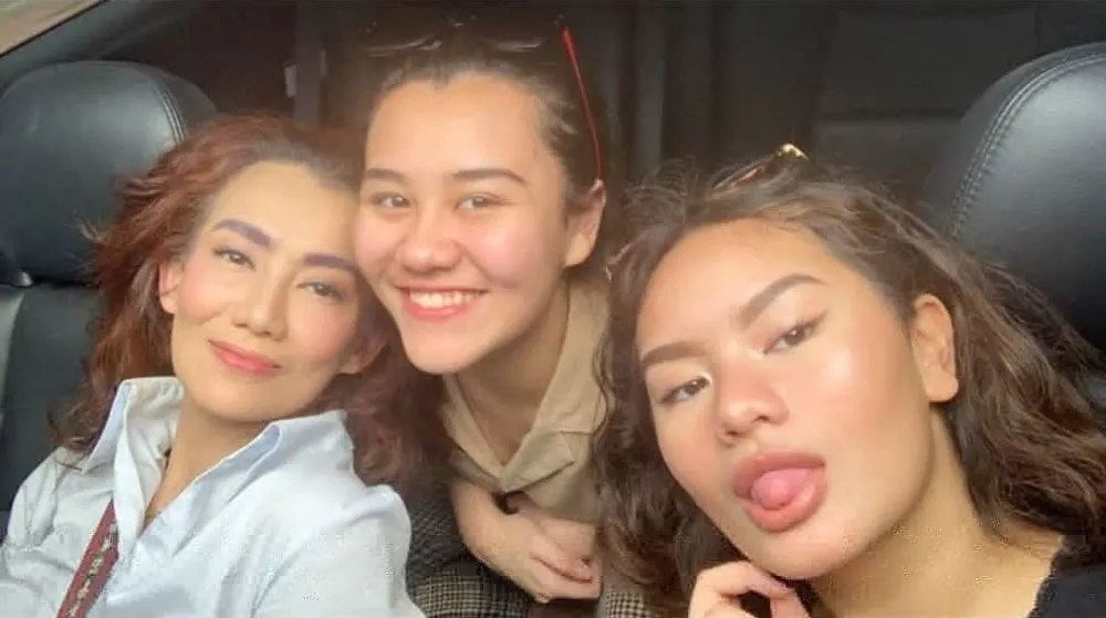 potret reza dan anak berdandan Instagram