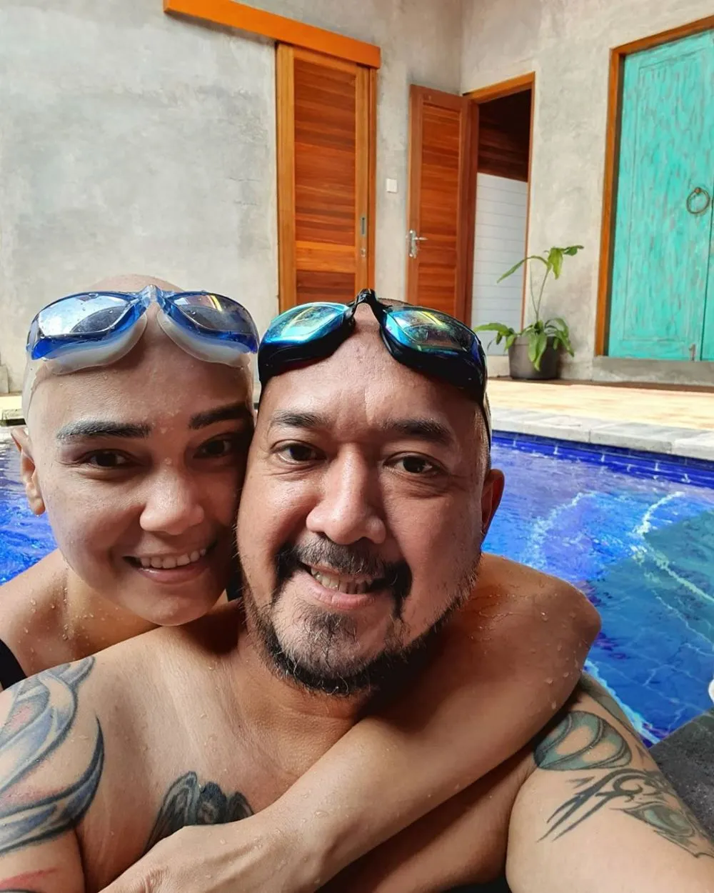 Potret kompak Feby dan suami Berbagai sumber Potret kompak Feby dan suami Berbagai sumber