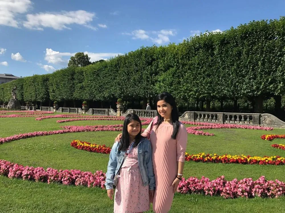 istri pejabat momong anak  Instagram