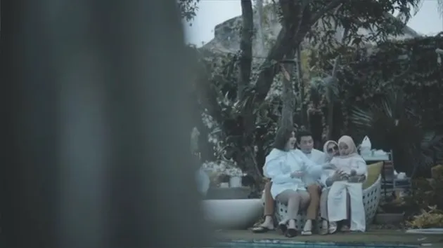 Syahrini dan Reino Barack di ultah ponakan Instagram Syahrini dan Reino Barack di ultah ponakan Instagram